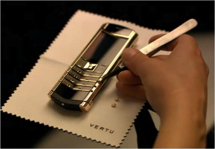 Vertu — истинное лицо бренда